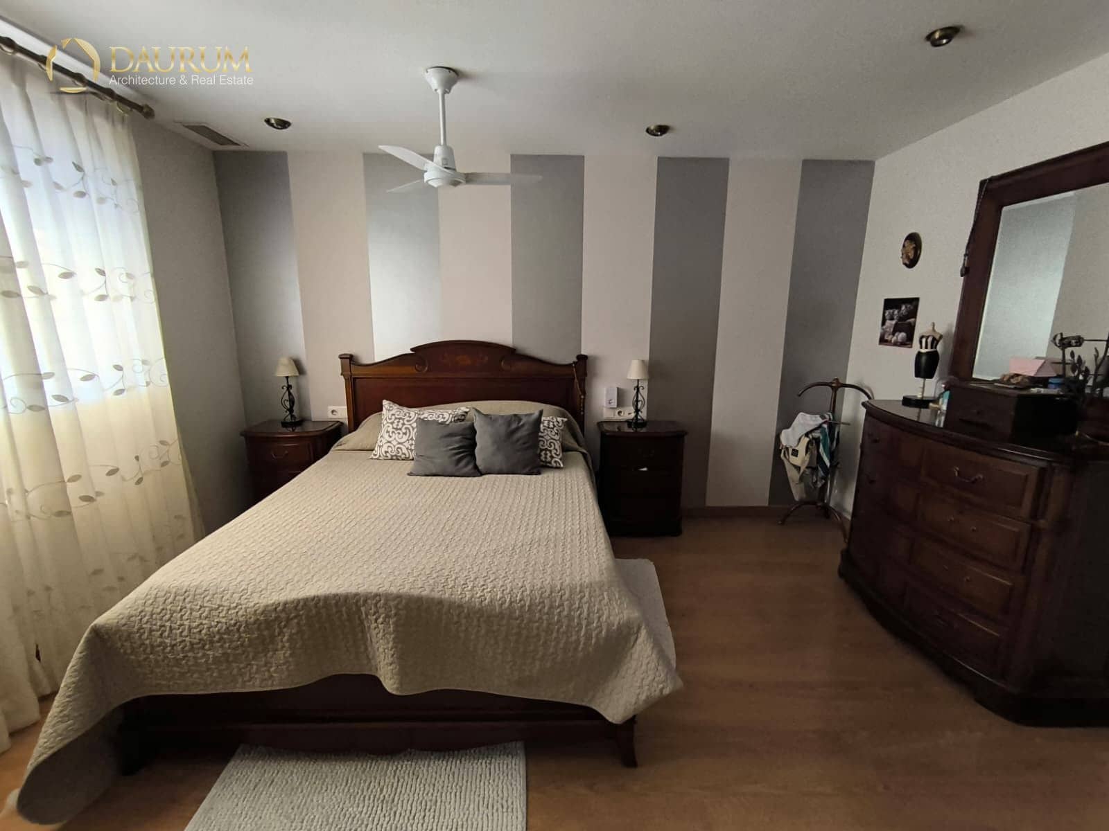 4 bedroom Villa for sale in Monforte del Cid with pool garage - € 280,000 (Ref: 9345464)