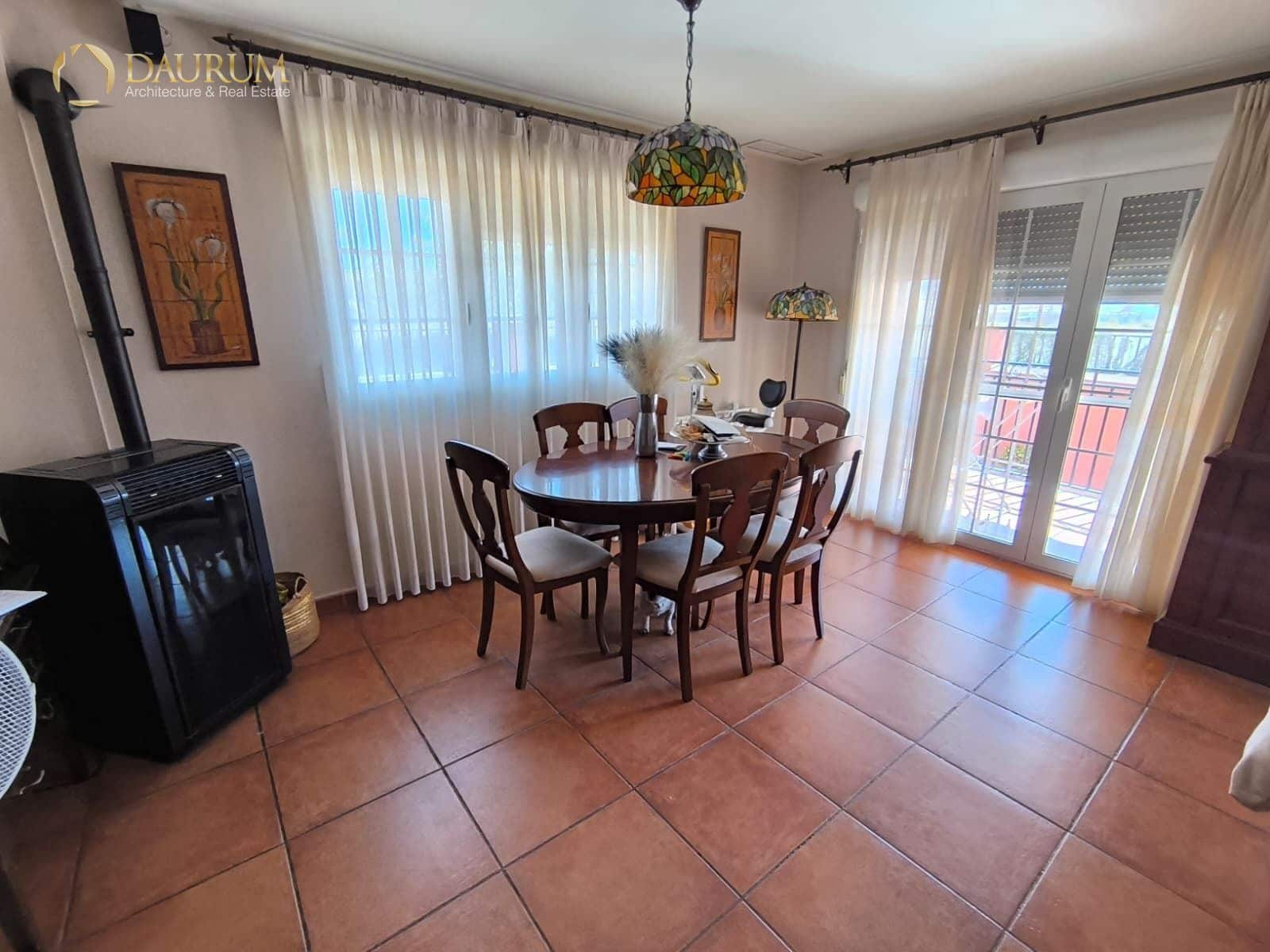 4 bedroom Villa for sale in Monforte del Cid with pool garage - € 280,000 (Ref: 9345464)