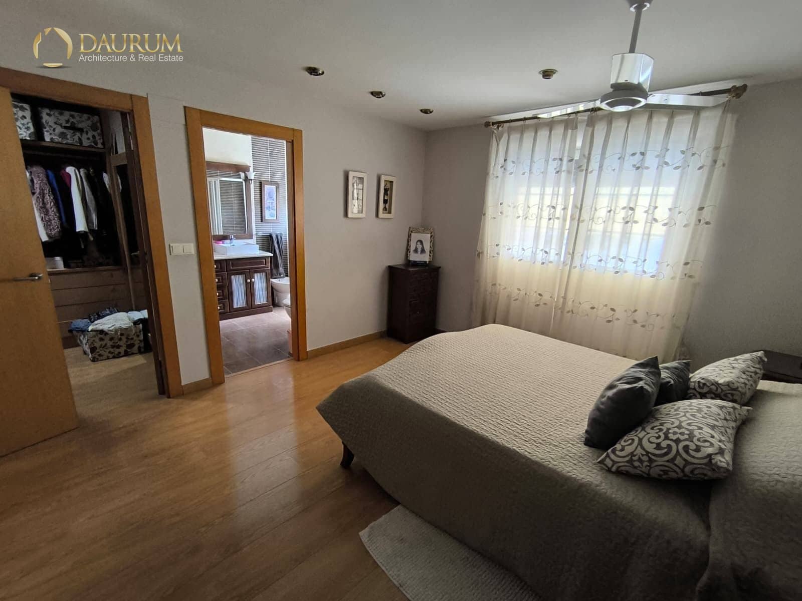 4 bedroom Villa for sale in Monforte del Cid with pool garage - € 280,000 (Ref: 9345464)