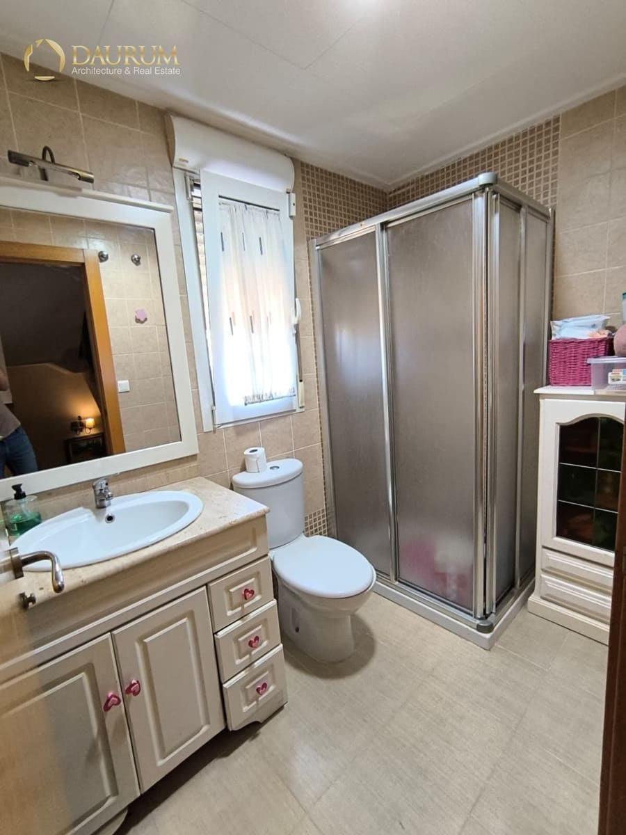 4 bedroom Villa for sale in Monforte del Cid with pool garage - € 280,000 (Ref: 9345464)