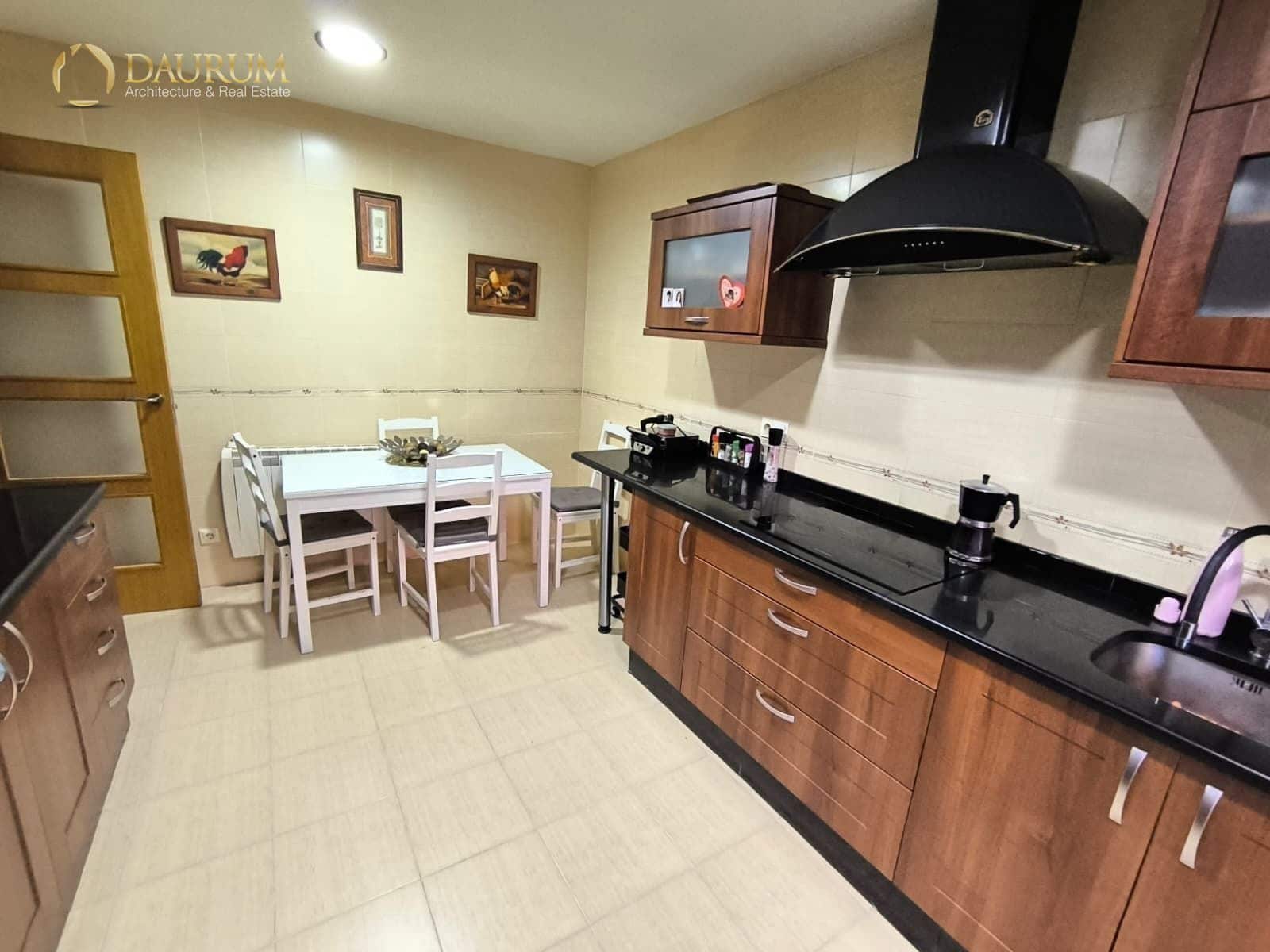 4 bedroom Villa for sale in Monforte del Cid with pool garage - € 280,000 (Ref: 9345464)