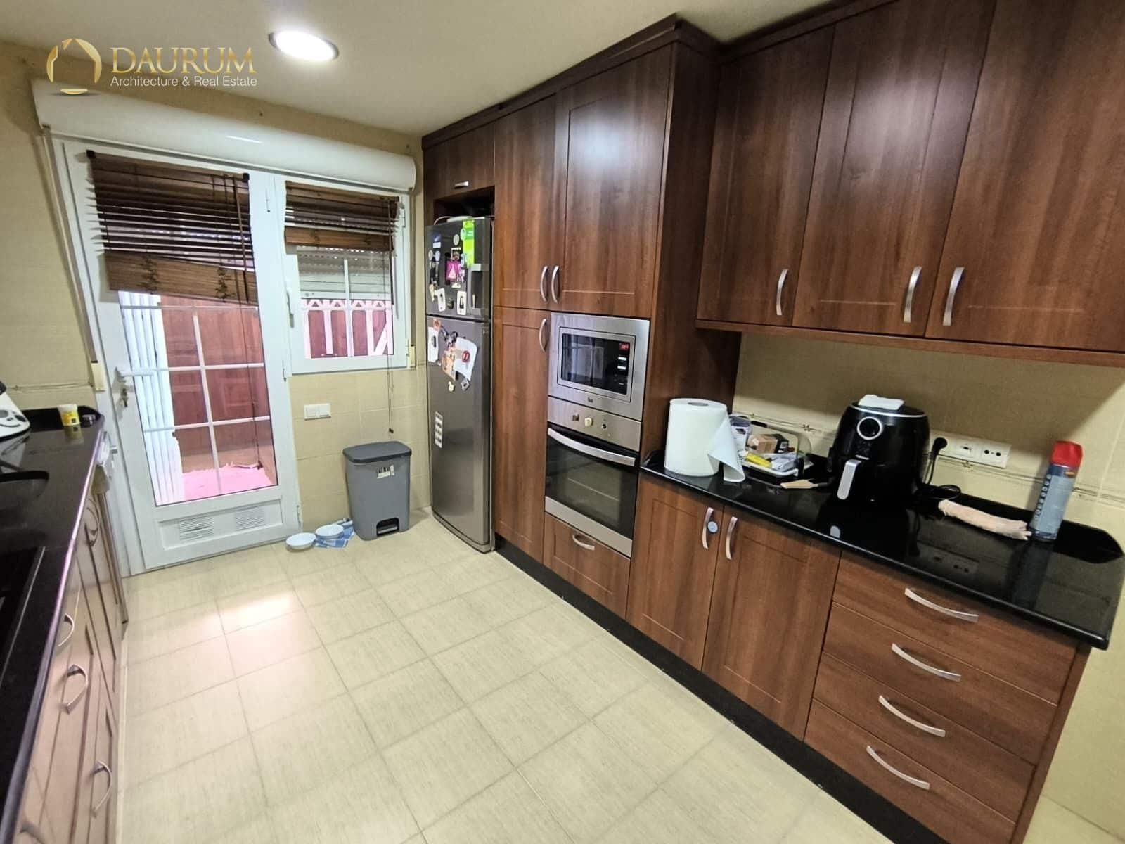 4 bedroom Villa for sale in Monforte del Cid with pool garage - € 280,000 (Ref: 9345464)