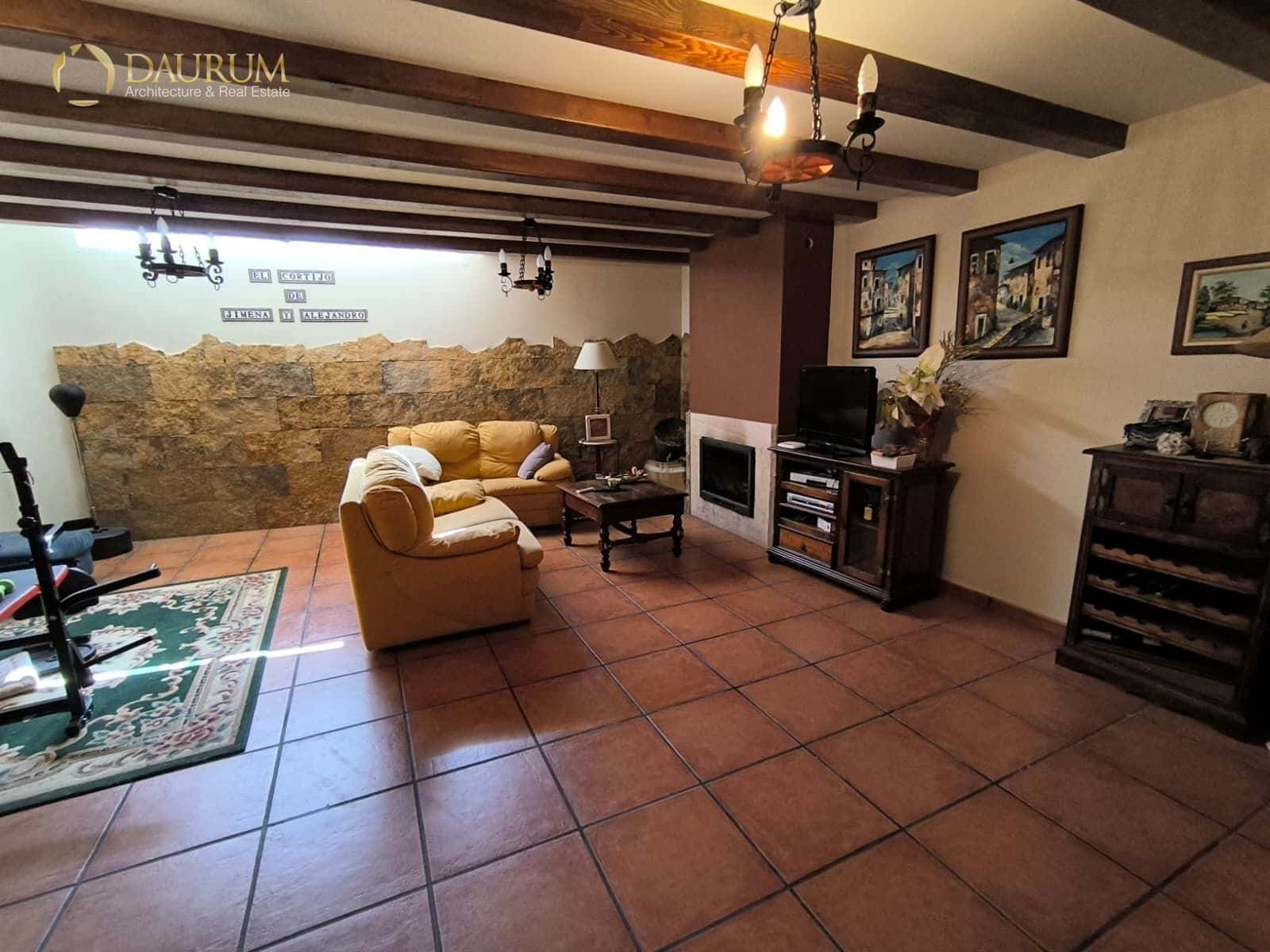 4 bedroom Villa for sale in Monforte del Cid with pool garage - € 280,000 (Ref: 9345464)