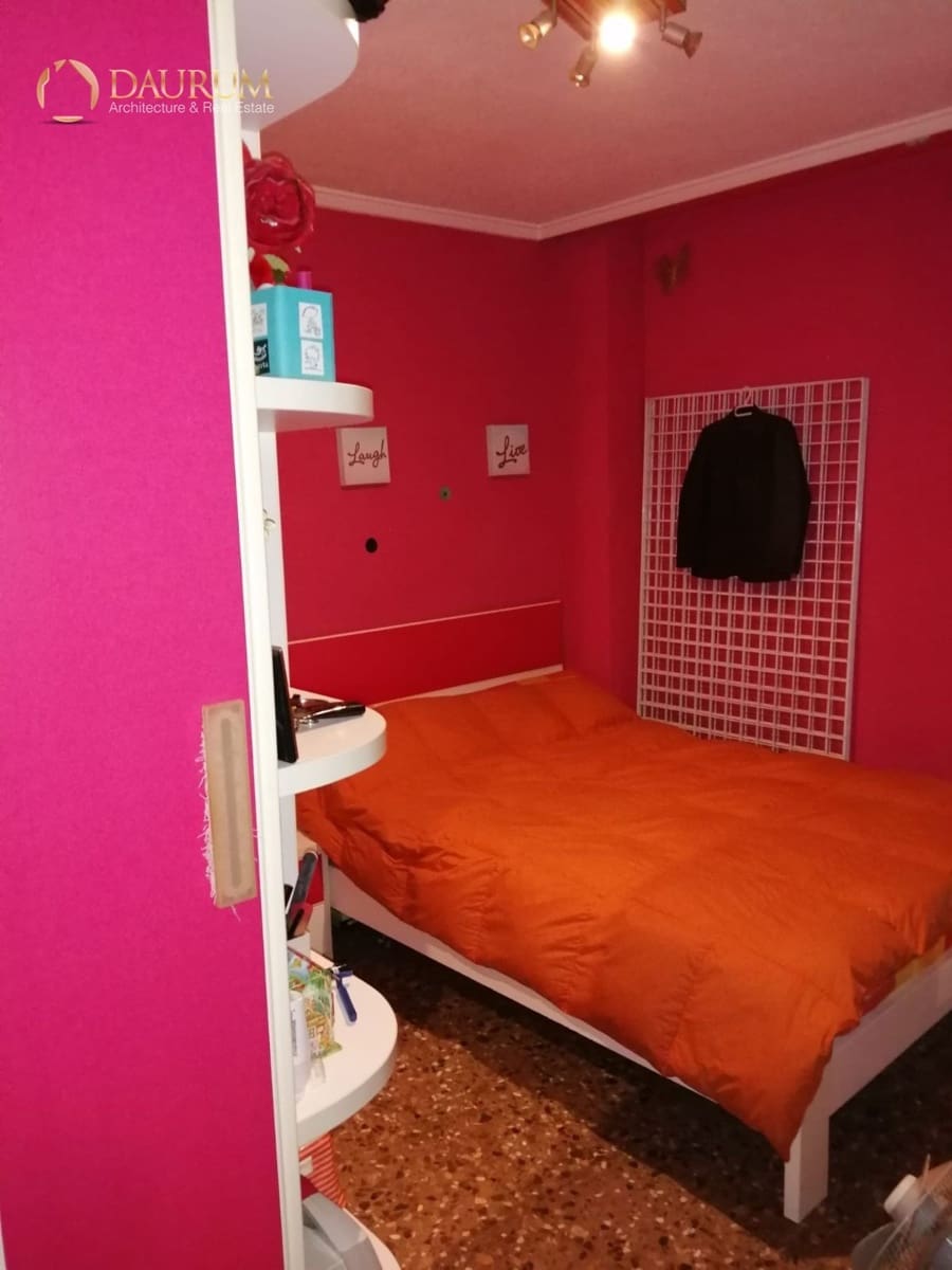 4 bedroom Flat for sale in Jijona / Xixona with garage - € 134,000 (Ref: 9345465)