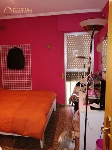 4 slaapkamer Flat te koop in Jijona / Xixona met garage - € 134.000 (Ref: 9345465)