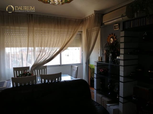 4 slaapkamer Flat te koop in Jijona / Xixona met garage - € 134.000 (Ref: 9345465)