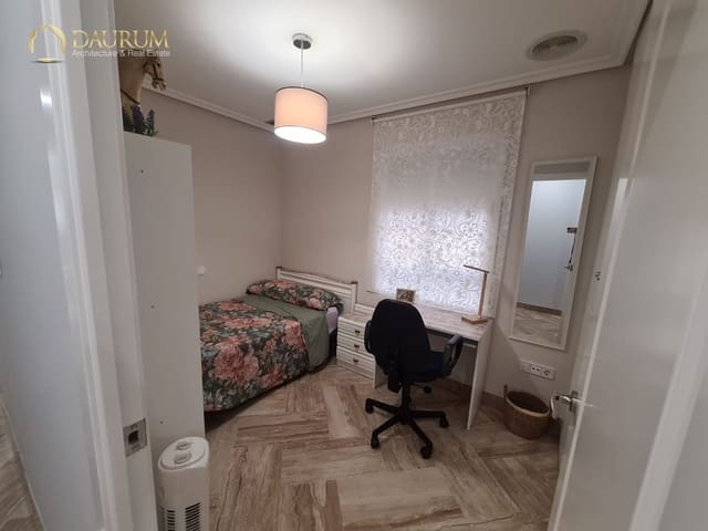 4 makuuhuone Asunto myytävänä paikassa Elche / Elx - 350 000 € (Ref: 9346572)