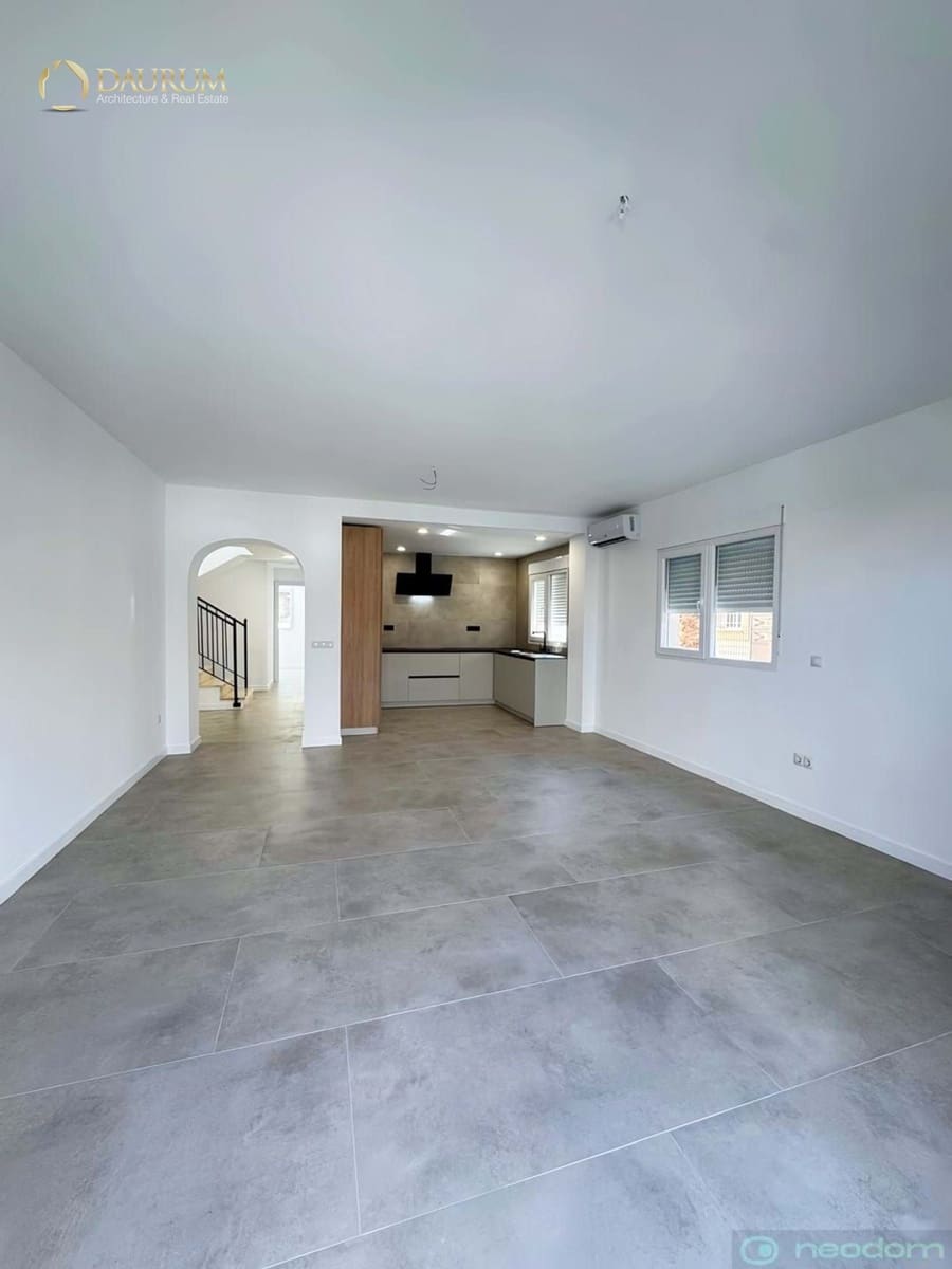 3 slaapkamer Villa te koop in El Campello met garage - € 550.000 (Ref: 9350188)