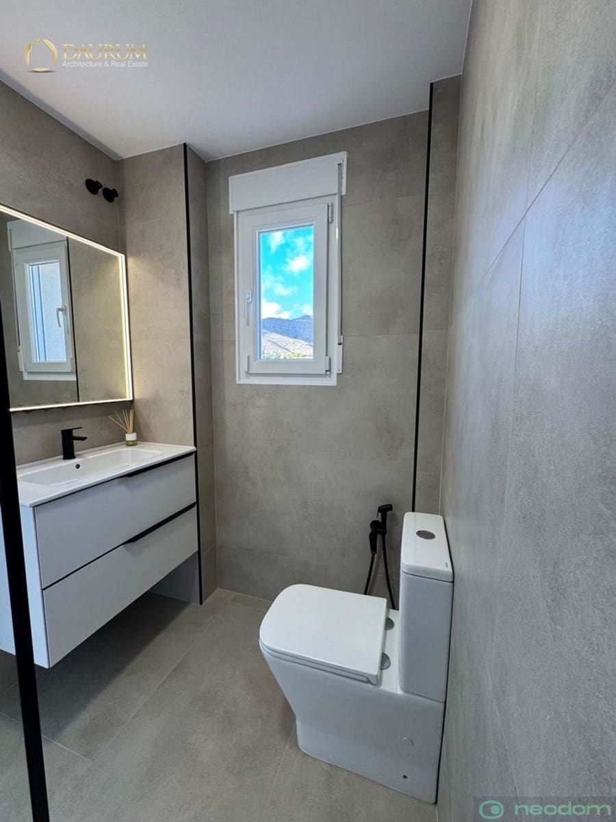 3 slaapkamer Villa te koop in El Campello met garage - € 550.000 (Ref: 9350188)