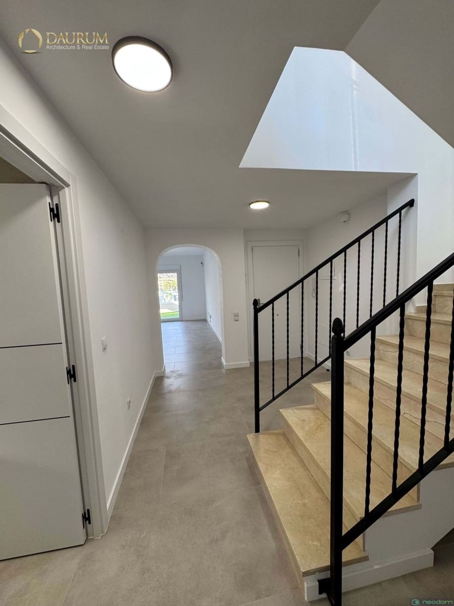 3 slaapkamer Villa te koop in El Campello met garage - € 550.000 (Ref: 9350188)