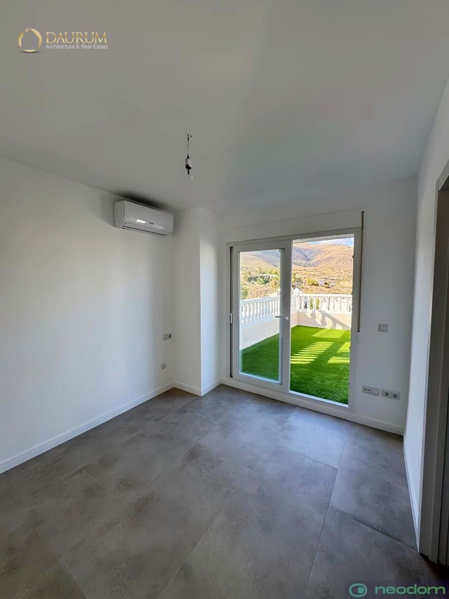 3 slaapkamer Villa te koop in El Campello met garage - € 550.000 (Ref: 9350188)