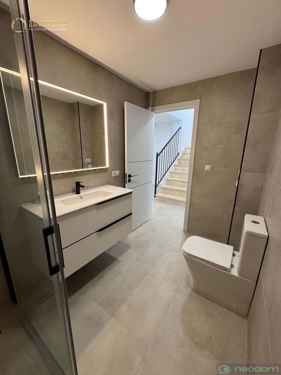 3 slaapkamer Villa te koop in El Campello met garage - € 550.000 (Ref: 9350188)