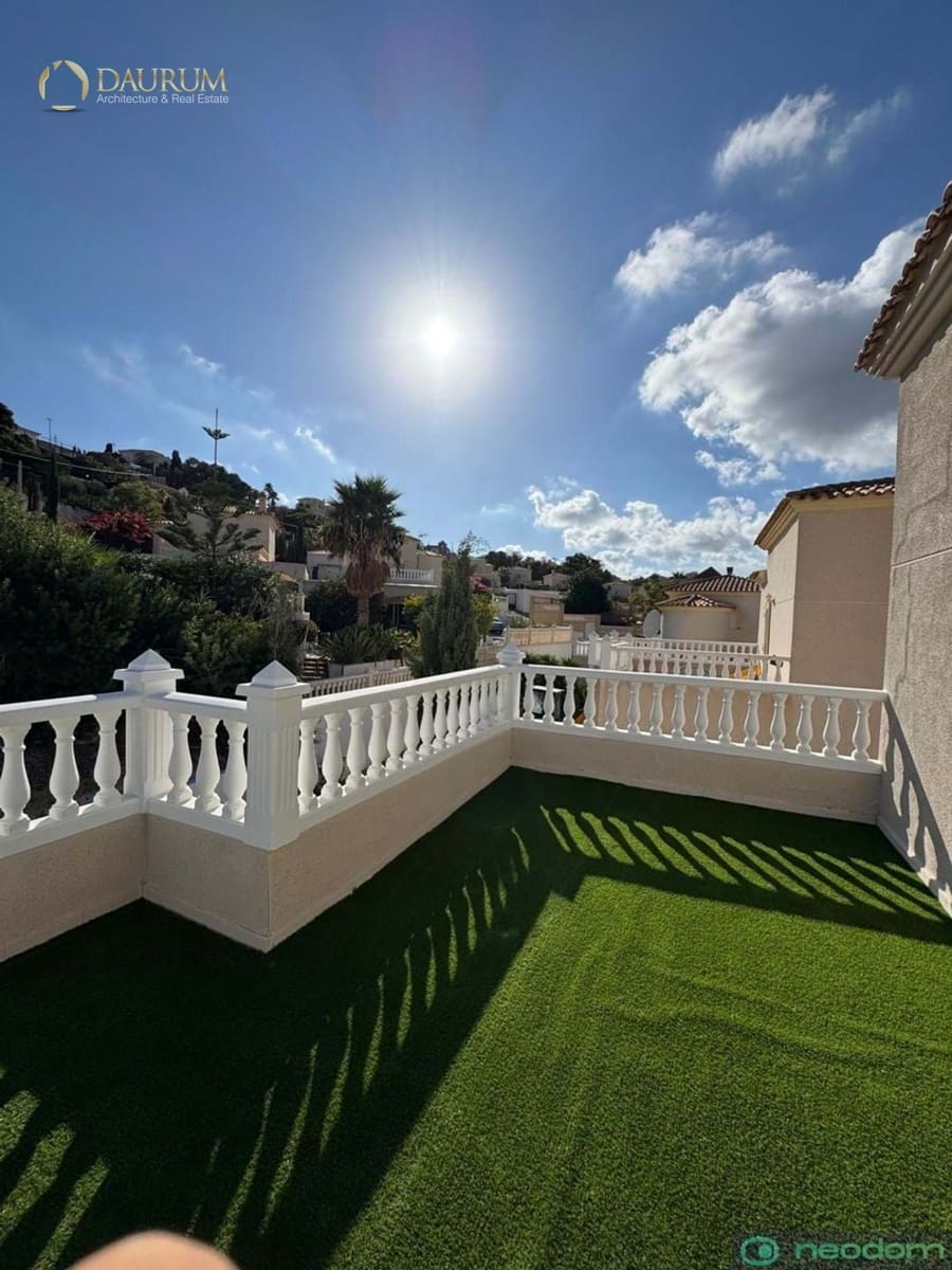 3 slaapkamer Villa te koop in El Campello met garage - € 550.000 (Ref: 9350188)