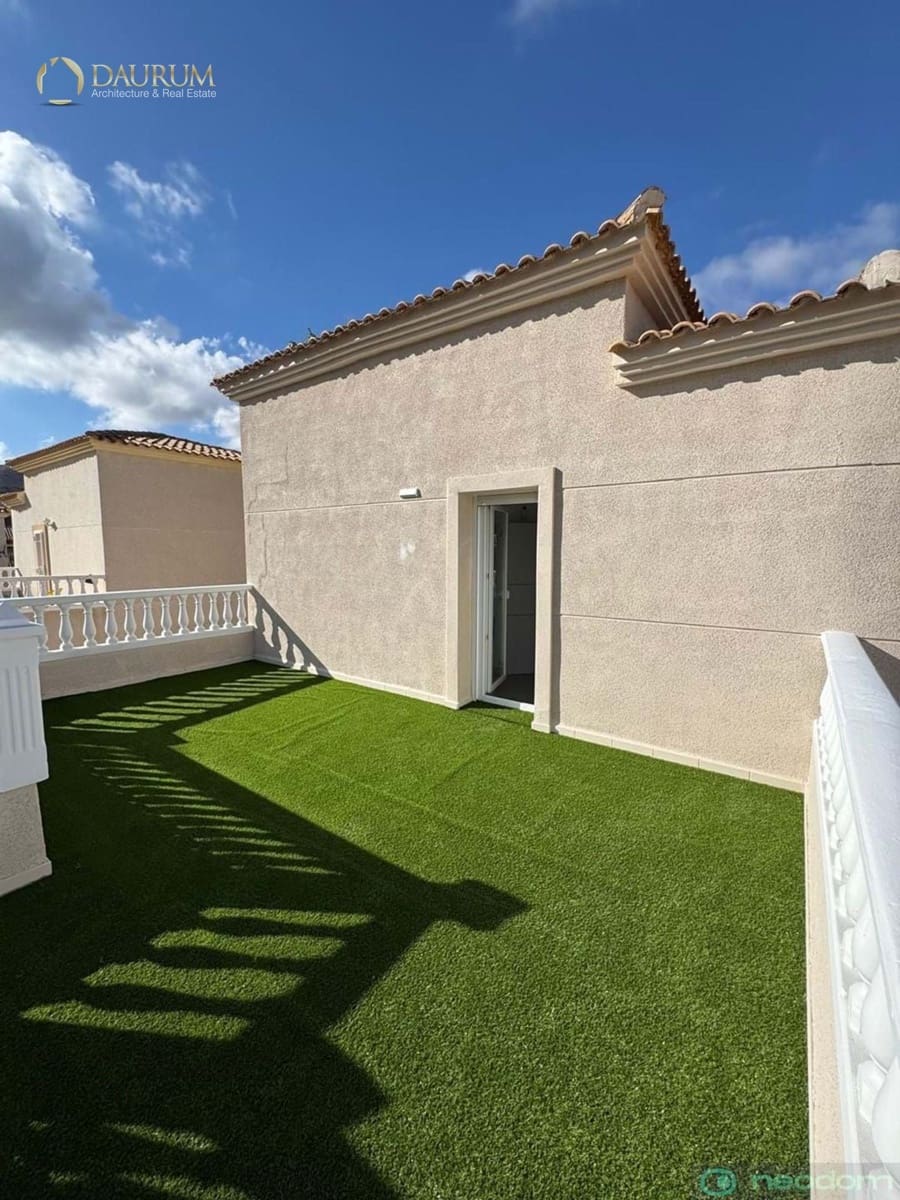 3 slaapkamer Villa te koop in El Campello met garage - € 550.000 (Ref: 9350188)