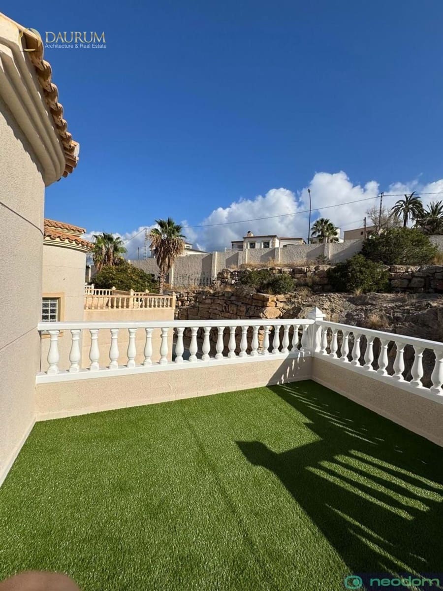 3 slaapkamer Villa te koop in El Campello met garage - € 550.000 (Ref: 9350188)