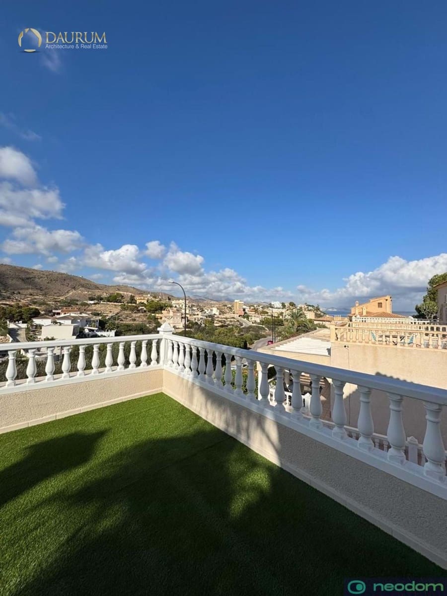 3 slaapkamer Villa te koop in El Campello met garage - € 550.000 (Ref: 9350188)