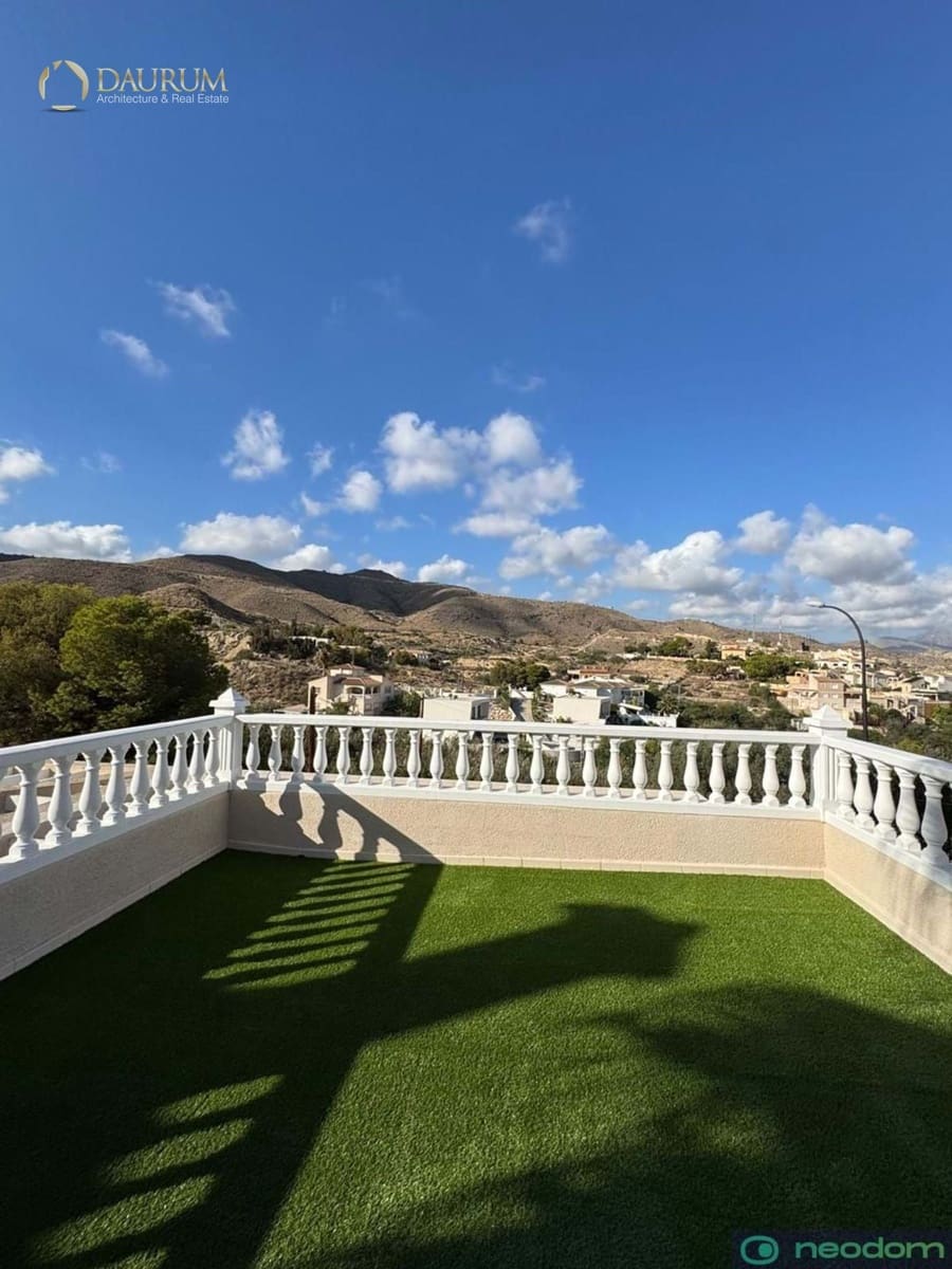 3 slaapkamer Villa te koop in El Campello met garage - € 550.000 (Ref: 9350188)