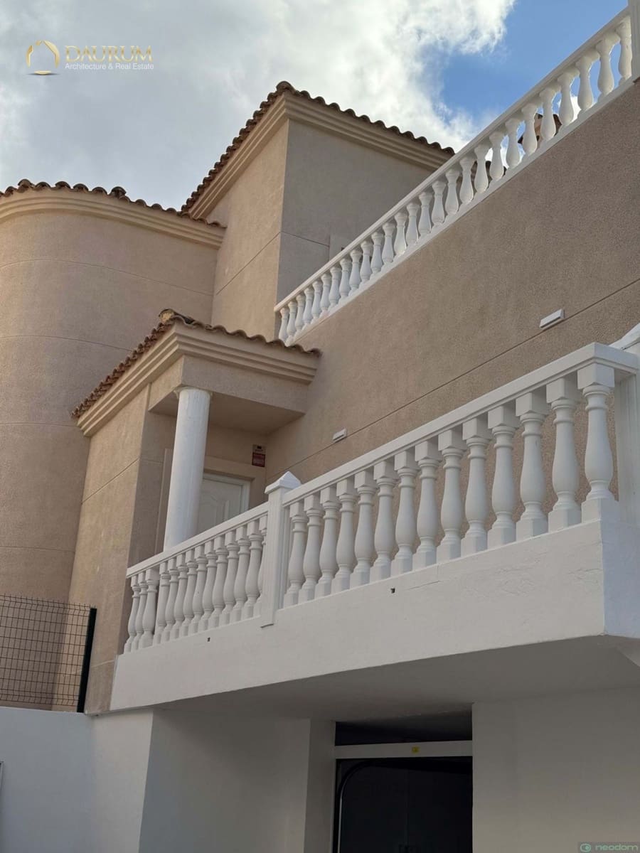 3 slaapkamer Villa te koop in El Campello met garage - € 550.000 (Ref: 9350188)