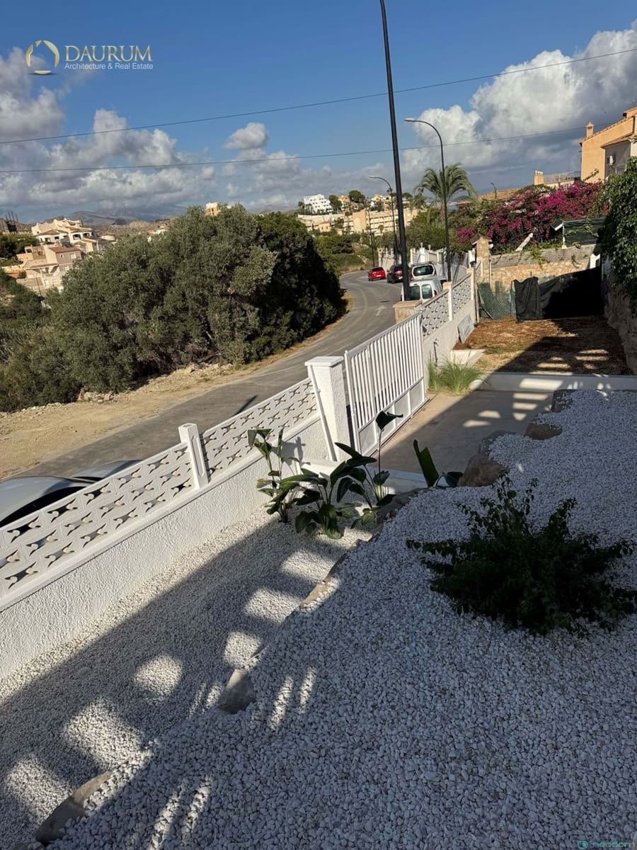 3 slaapkamer Villa te koop in El Campello met garage - € 550.000 (Ref: 9350188)