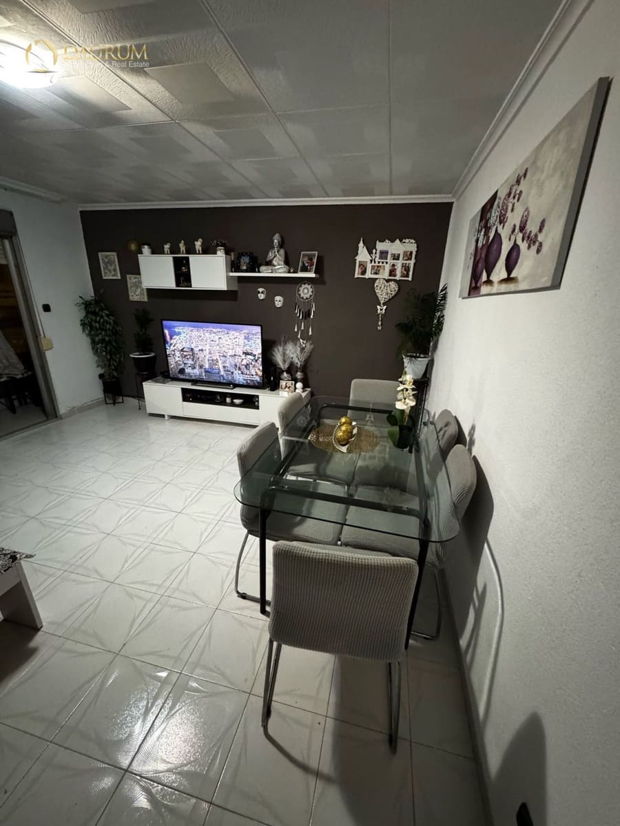 2 bedroom Flat for sale in Benidorm - € 175,000 (Ref: 9354057)