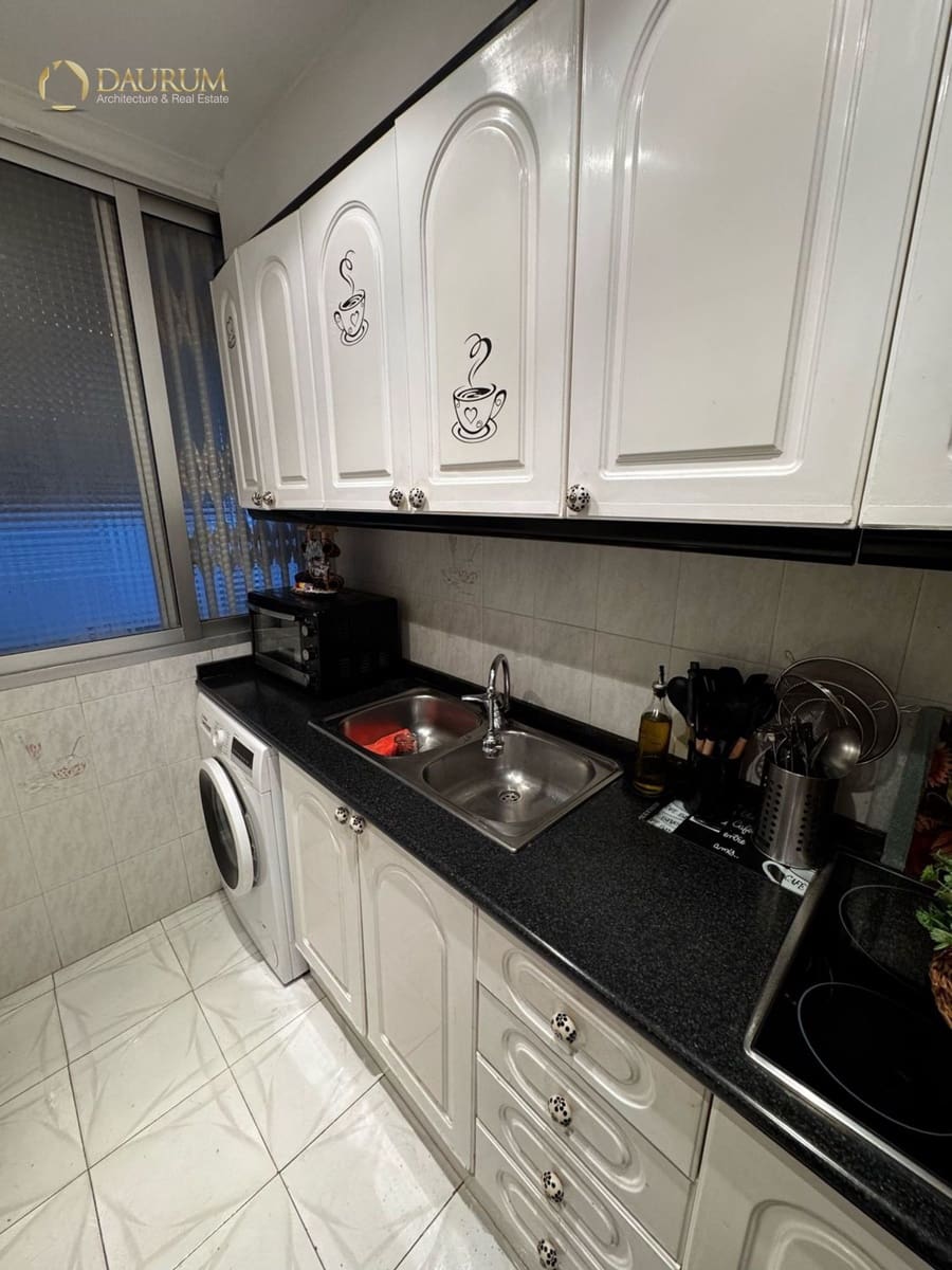 2 bedroom Flat for sale in Benidorm - € 175,000 (Ref: 9354057)