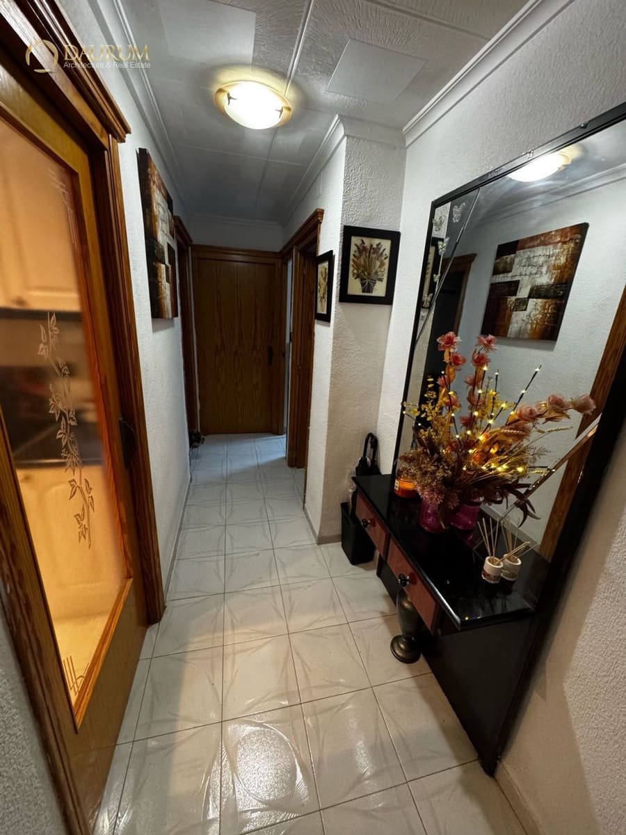 2 bedroom Flat for sale in Benidorm - € 175,000 (Ref: 9354057)