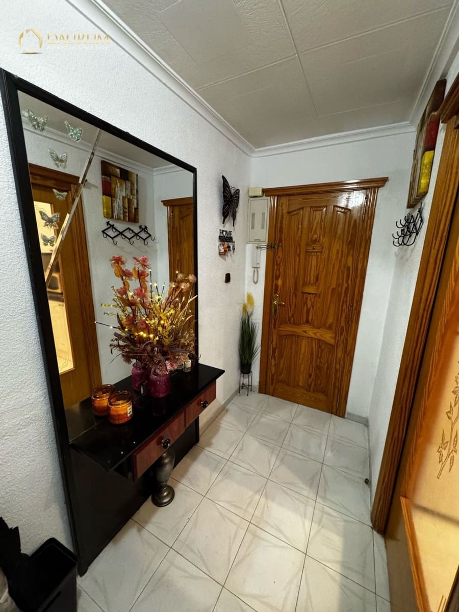 2 bedroom Flat for sale in Benidorm - € 175,000 (Ref: 9354057)