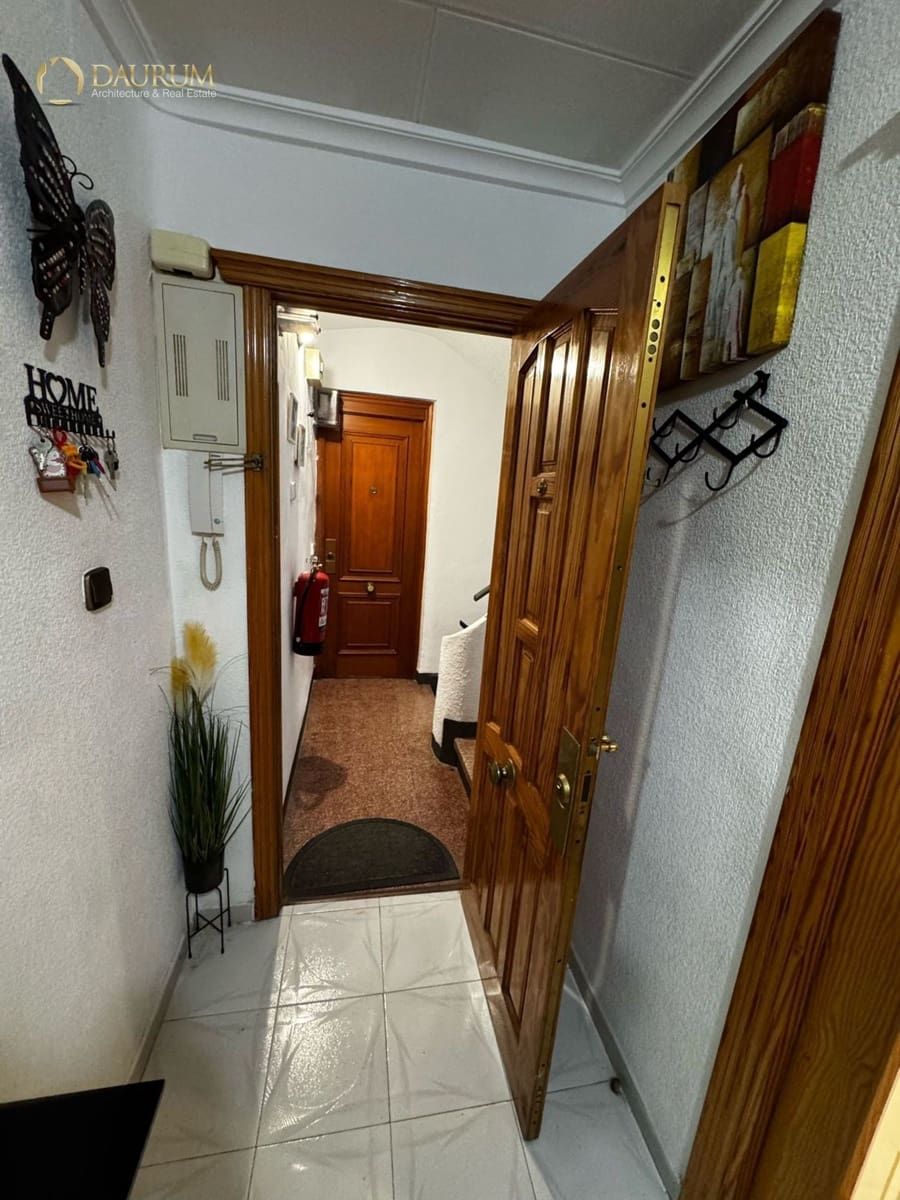 2 bedroom Flat for sale in Benidorm - € 175,000 (Ref: 9354057)