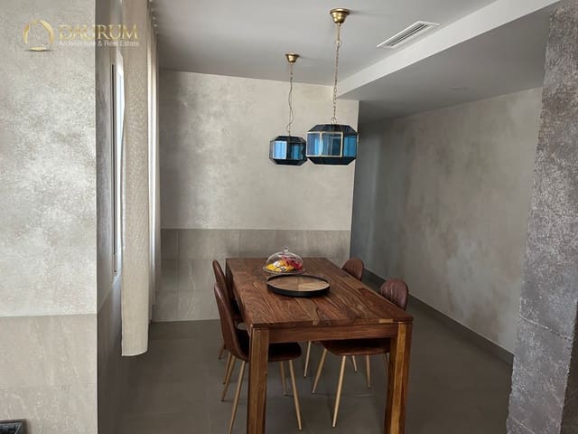 2 soverom Villa til salgs i Peña de las Águilas, Elche / Elx med svømmebasseng garasje - € 460 000 (Ref: 9369251)