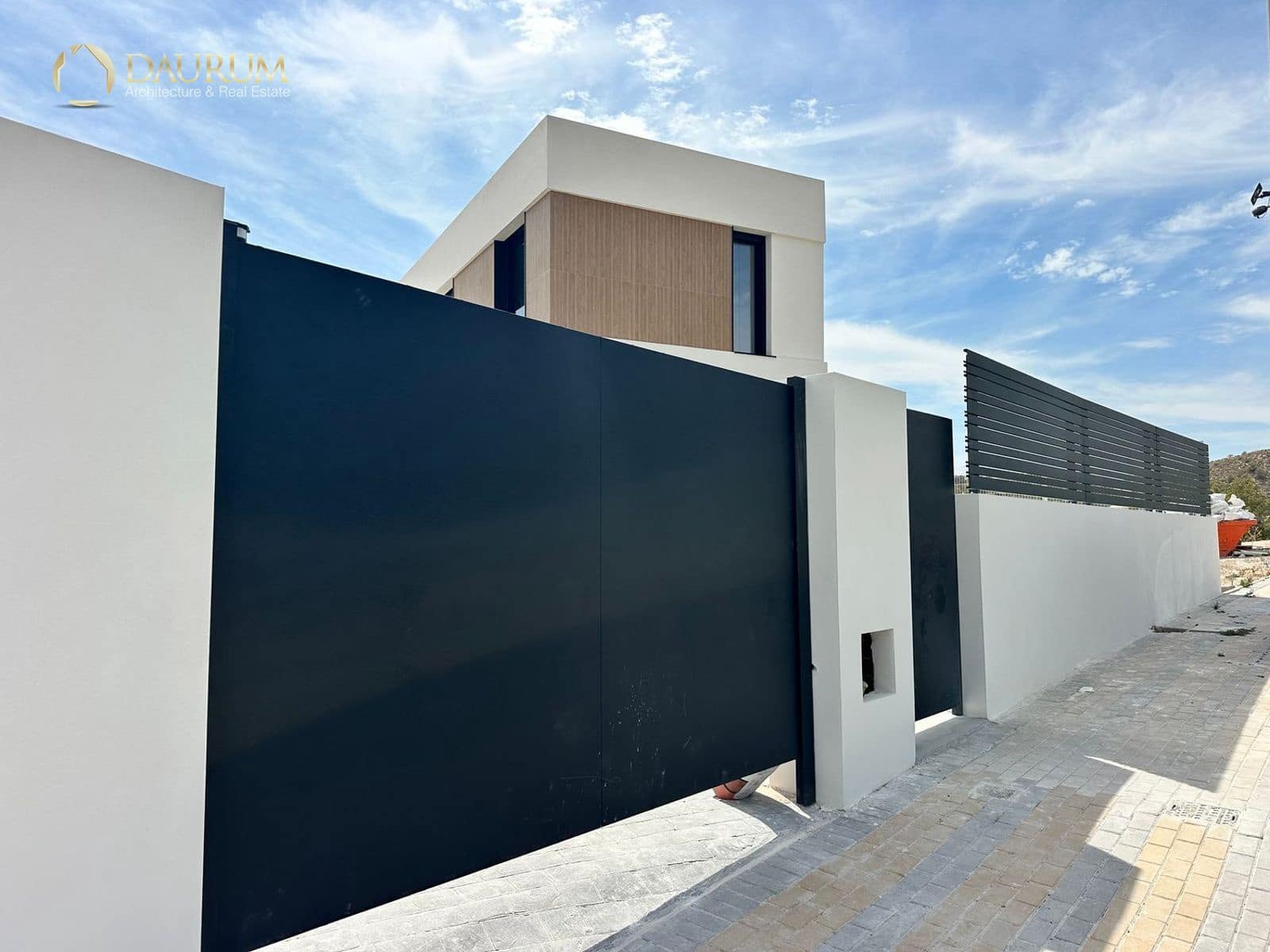 3 bedroom Villa for sale in Finestrat with pool garage - € 850,000 (Ref: 9369252)