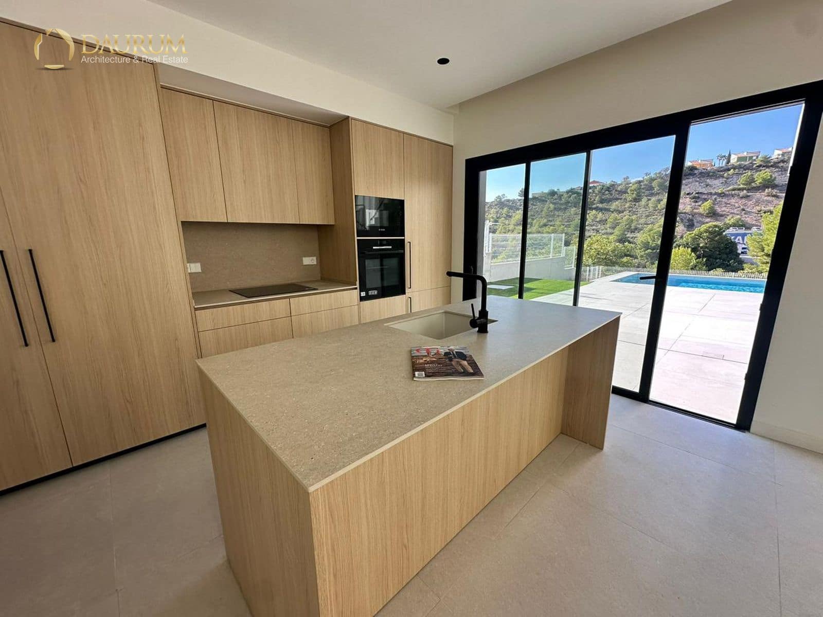 3 bedroom Villa for sale in Finestrat with pool garage - € 850,000 (Ref: 9369252)