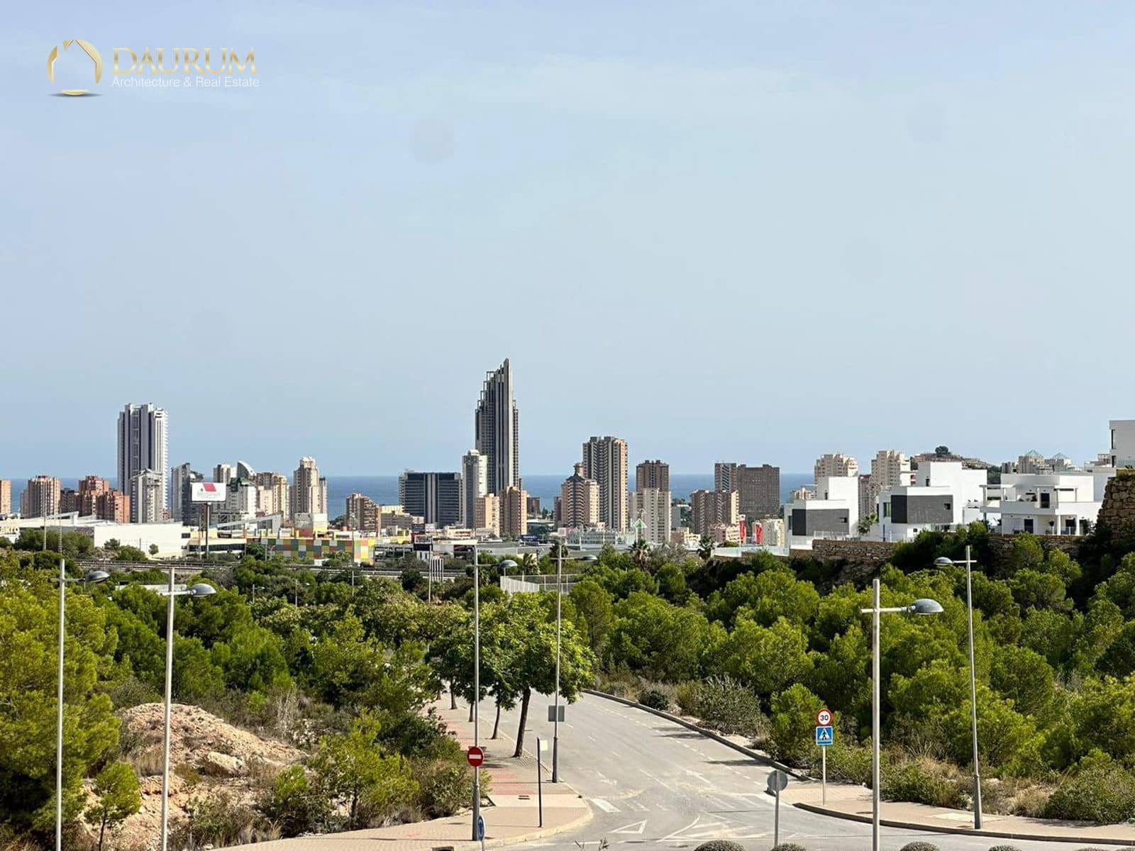 3 bedroom Villa for sale in Finestrat with pool garage - € 850,000 (Ref: 9369252)