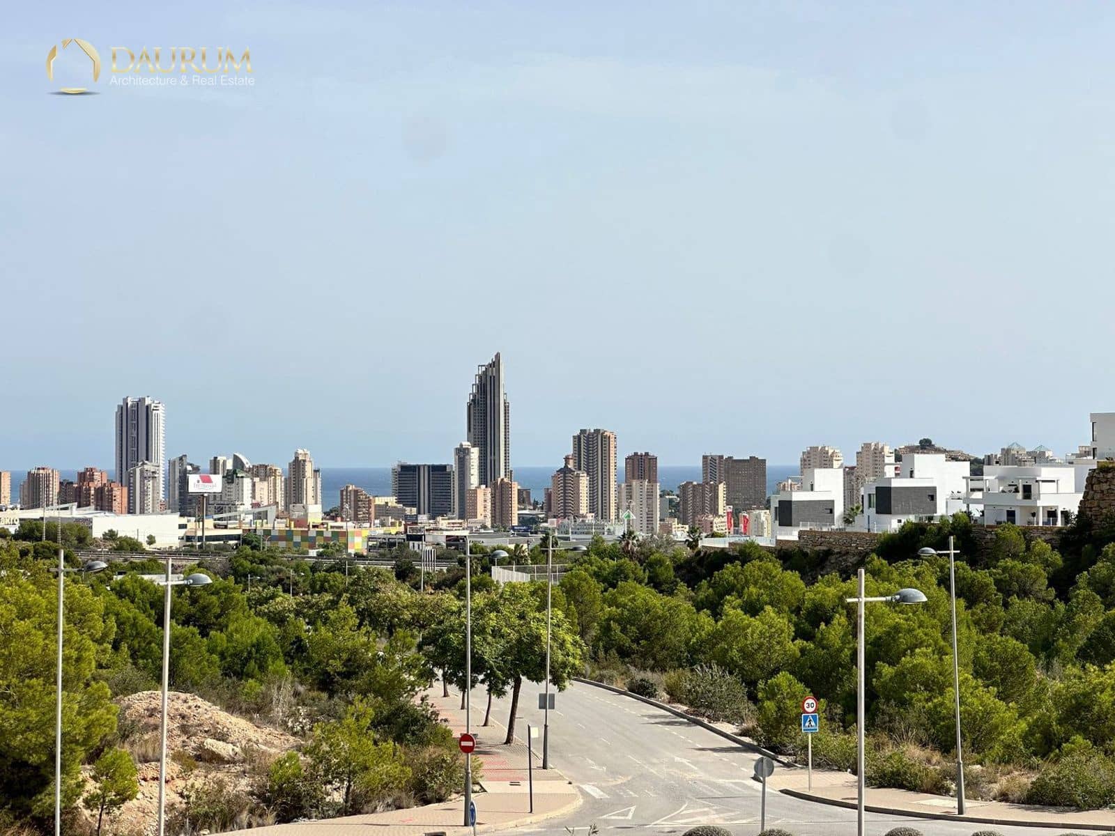 3 bedroom Villa for sale in Finestrat with pool garage - € 850,000 (Ref: 9369252)