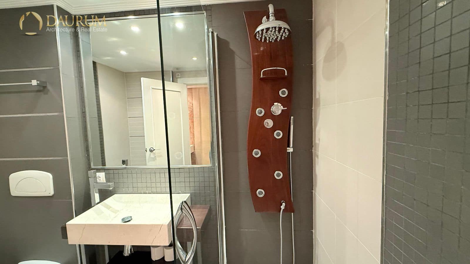 2 makuuhuone Kattohuoneisto vuokrattavana paikassa Alicante kaupunki mukana uima-altaan 
autotalli - 1 600 € (Ref: 9373679)