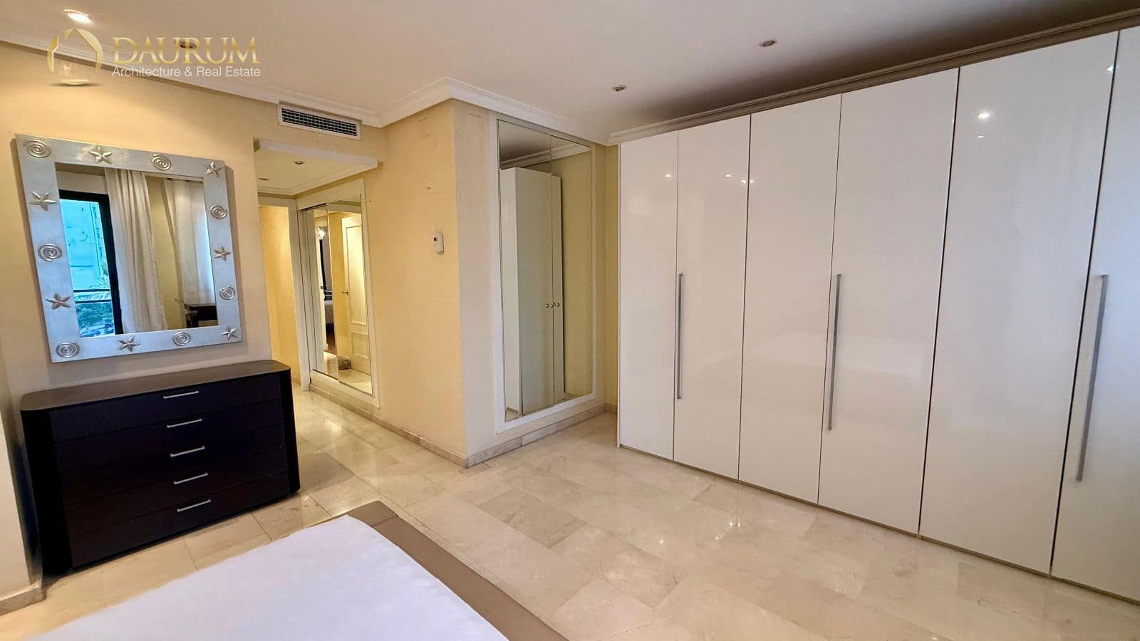 2 makuuhuone Kattohuoneisto vuokrattavana paikassa Alicante kaupunki mukana uima-altaan 
autotalli - 1 600 € (Ref: 9373679)