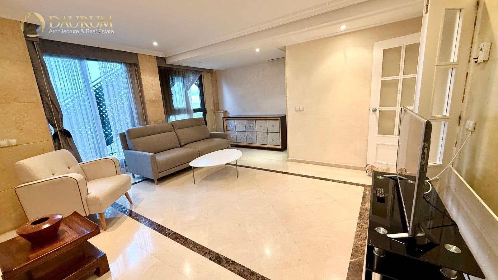 2 makuuhuone Kattohuoneisto vuokrattavana paikassa Alicante kaupunki mukana uima-altaan 
autotalli - 1 600 € (Ref: 9373679)