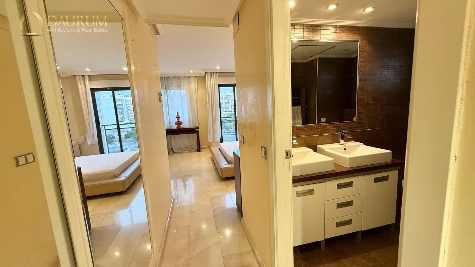 2 makuuhuone Kattohuoneisto vuokrattavana paikassa Alicante kaupunki mukana uima-altaan 
autotalli - 1 600 € (Ref: 9373679)