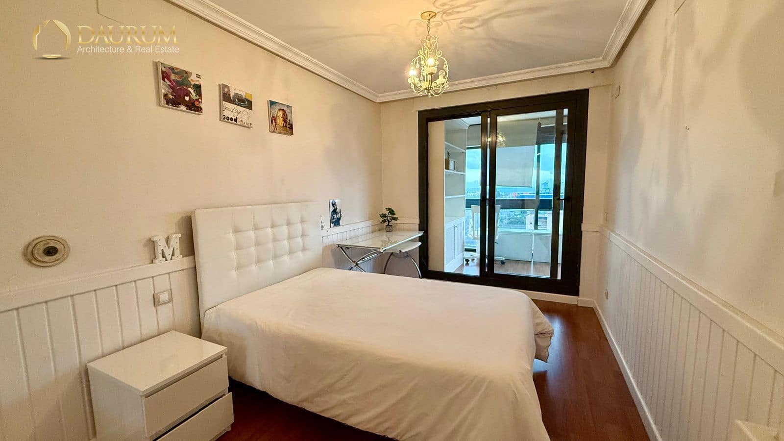 2 makuuhuone Kattohuoneisto vuokrattavana paikassa Alicante kaupunki mukana uima-altaan 
autotalli - 1 600 € (Ref: 9373679)