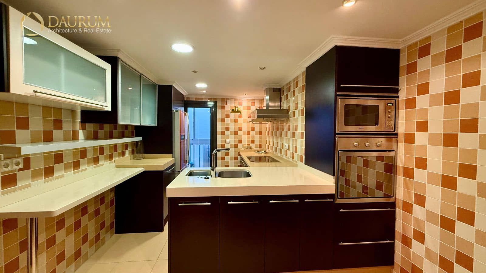 2 soverom Penthouse til leie i Alicante by med svømmebasseng garasje - € 1 600 (Ref: 9373679)