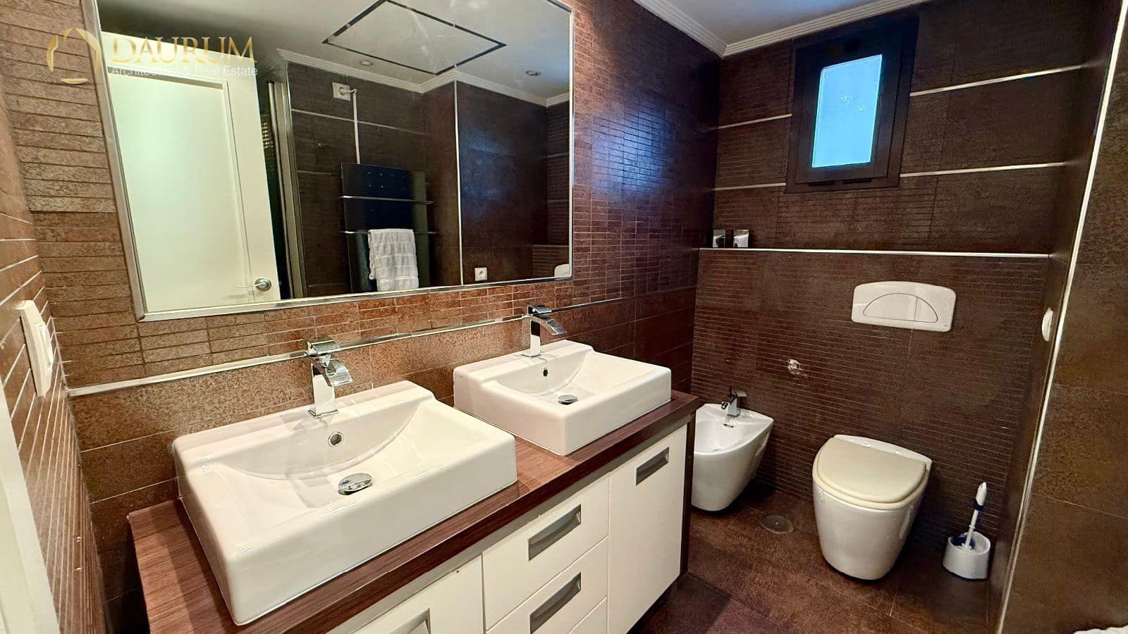 2 soverom Penthouse til leie i Alicante by med svømmebasseng garasje - € 1 600 (Ref: 9373679)