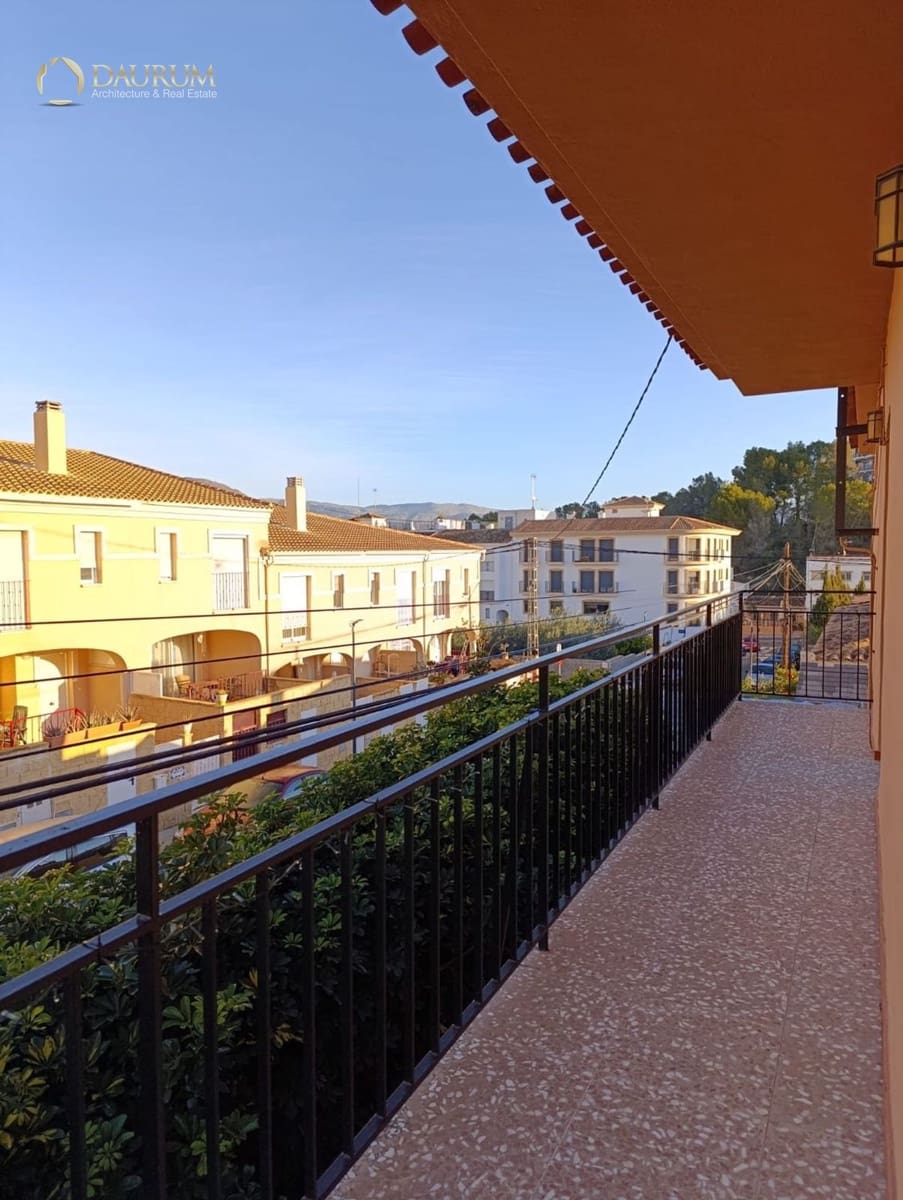 6 bedroom Villa for sale in Polop with garage - € 450,000 (Ref: 9378206)