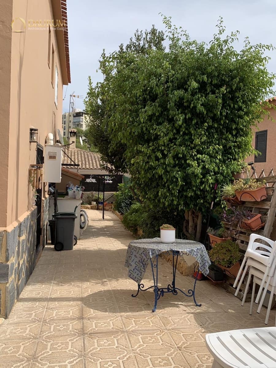 6 bedroom Villa for sale in Polop with garage - € 450,000 (Ref: 9378206)