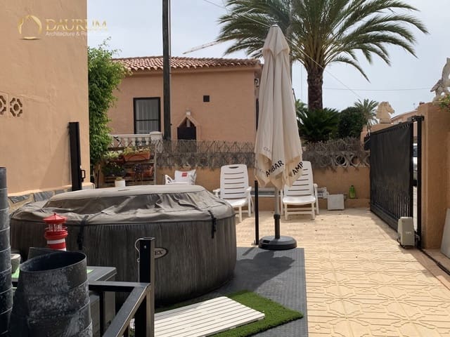 6 bedroom Villa for sale in Polop with garage - € 450,000 (Ref: 9378206)