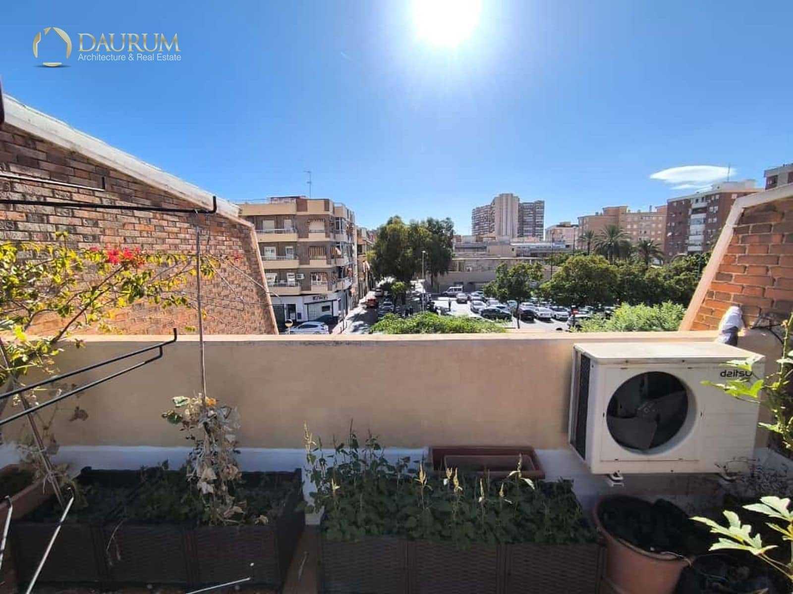4 Zimmer Haus zu verkaufen in Alicante / Alacant Stadt mit Garage - 380.000 € (Ref: 9378207)