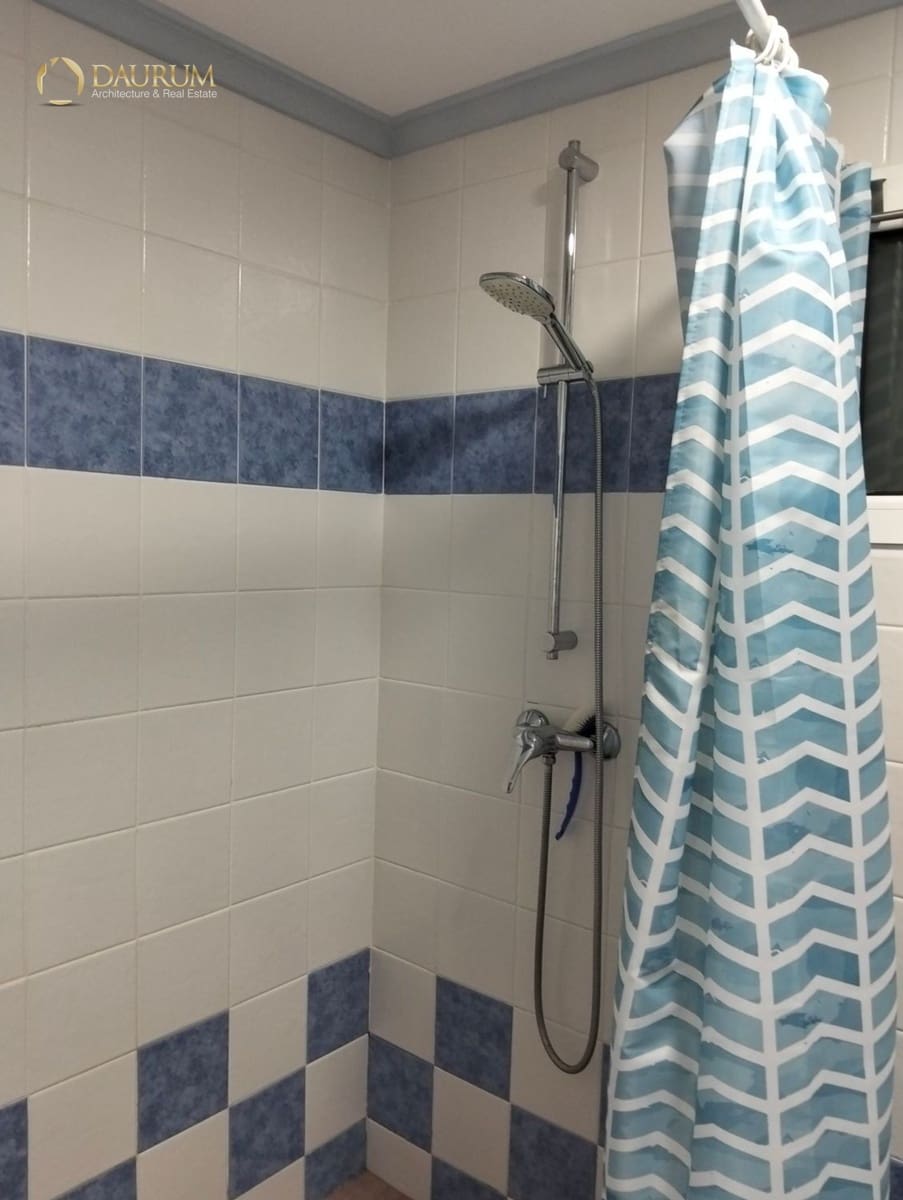 6 soverom Villa til salgs i Alicante by med svømmebasseng garasje - € 520 000 (Ref: 9383728)