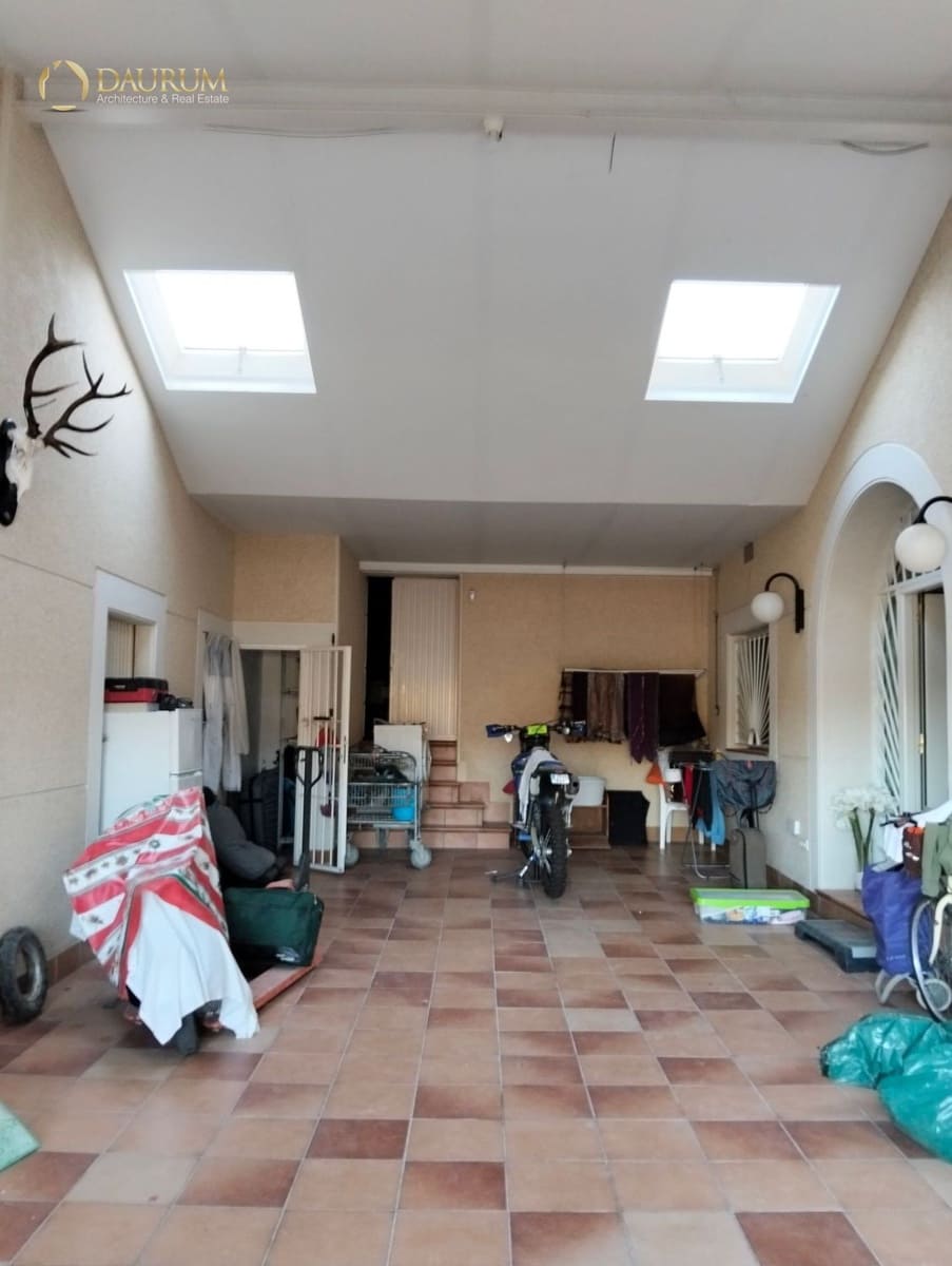 6 soverom Villa til salgs i Alicante by med svømmebasseng garasje - € 520 000 (Ref: 9383728)