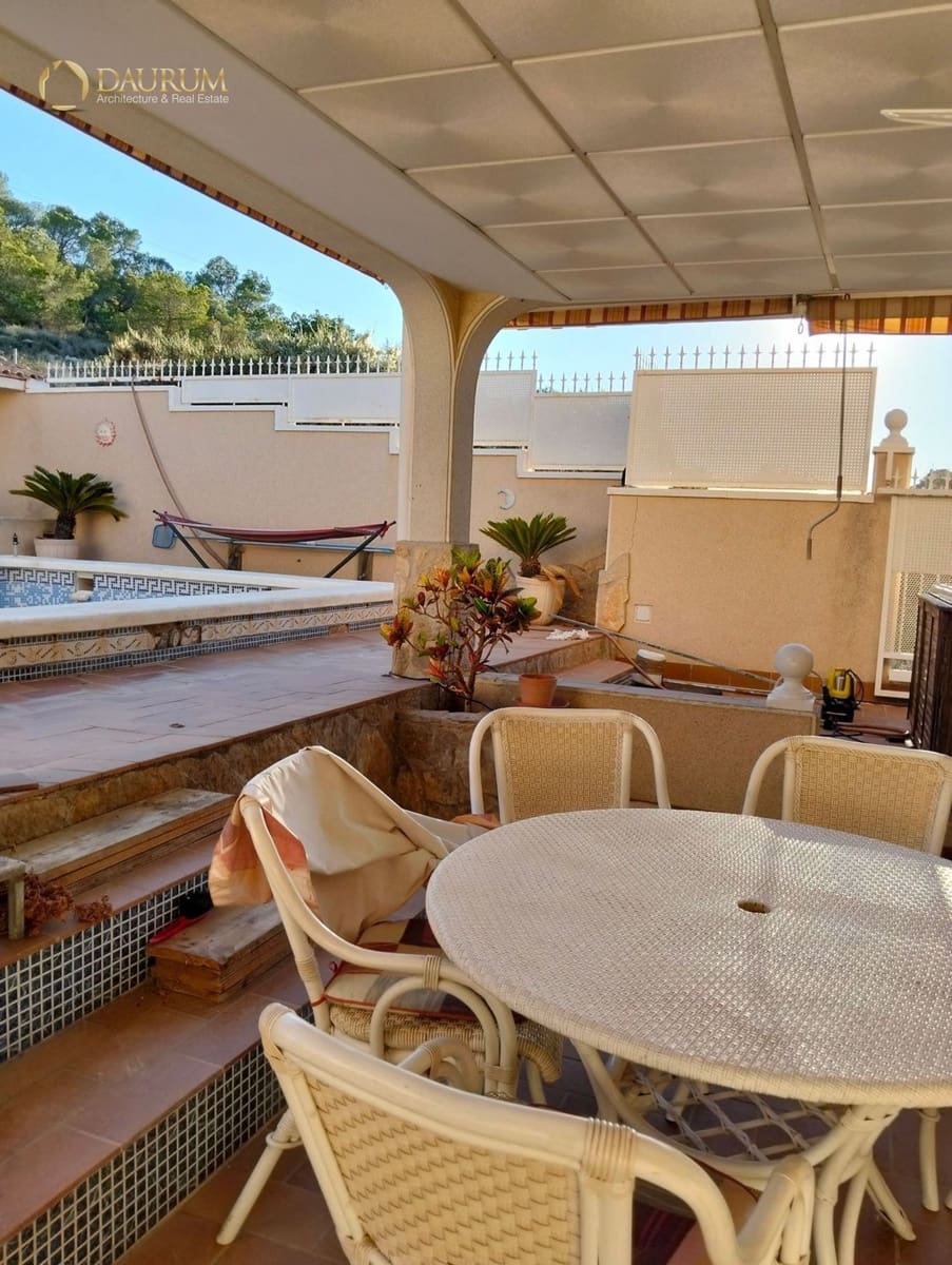 6 soverom Villa til salgs i Alicante by med svømmebasseng garasje - € 520 000 (Ref: 9383728)