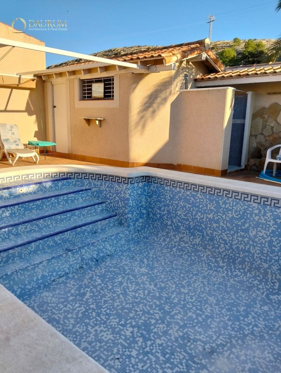 6 soverom Villa til salgs i Alicante by med svømmebasseng garasje - € 520 000 (Ref: 9383728)