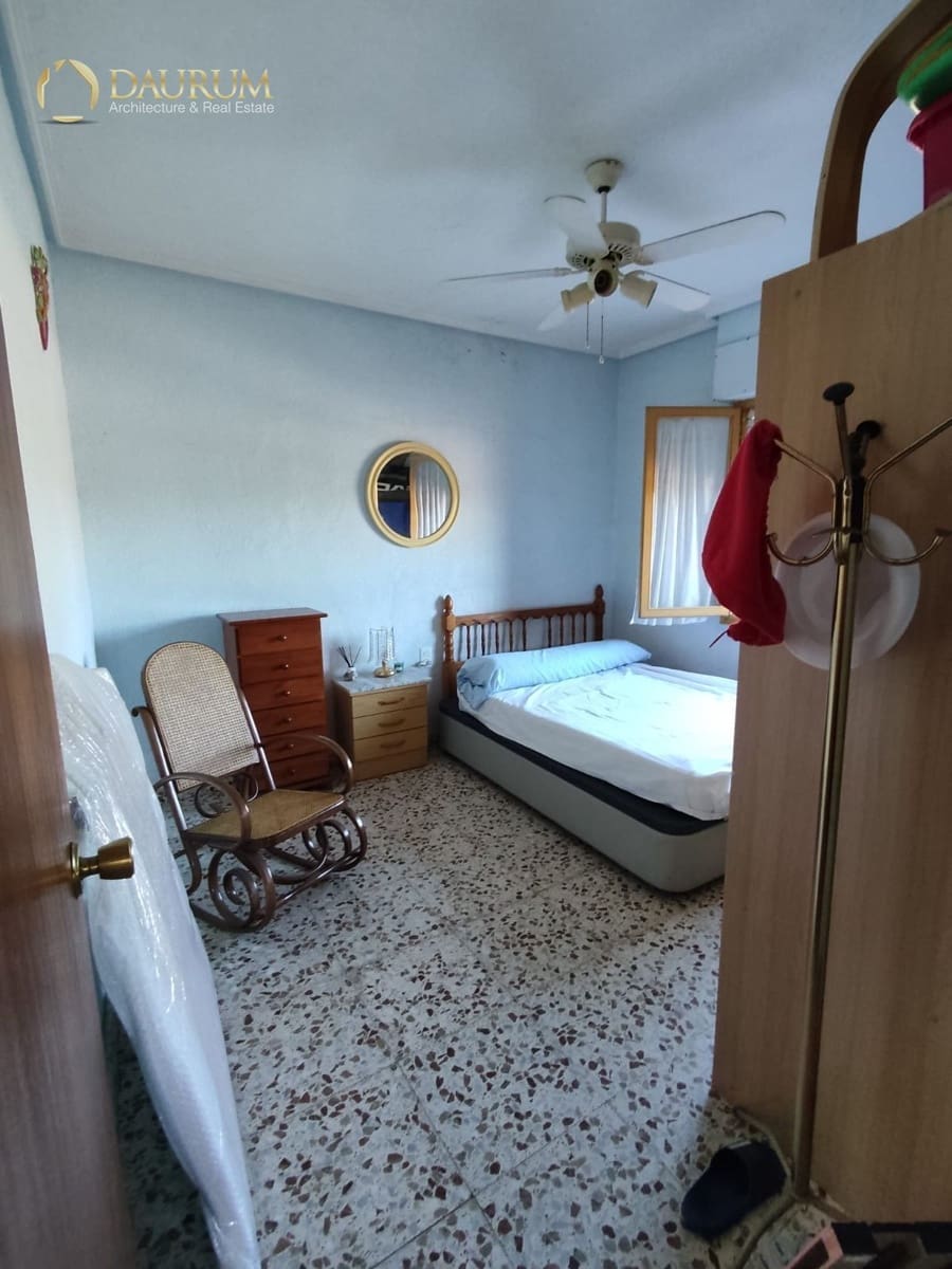 4 bedroom Villa for sale in La Marina with garage - € 320,000 (Ref: 9386469)