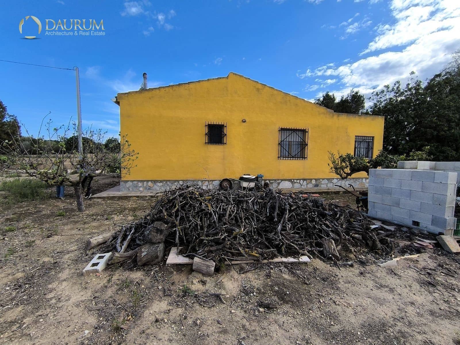 4 bedroom Villa for sale in La Marina with garage - € 320,000 (Ref: 9386469)